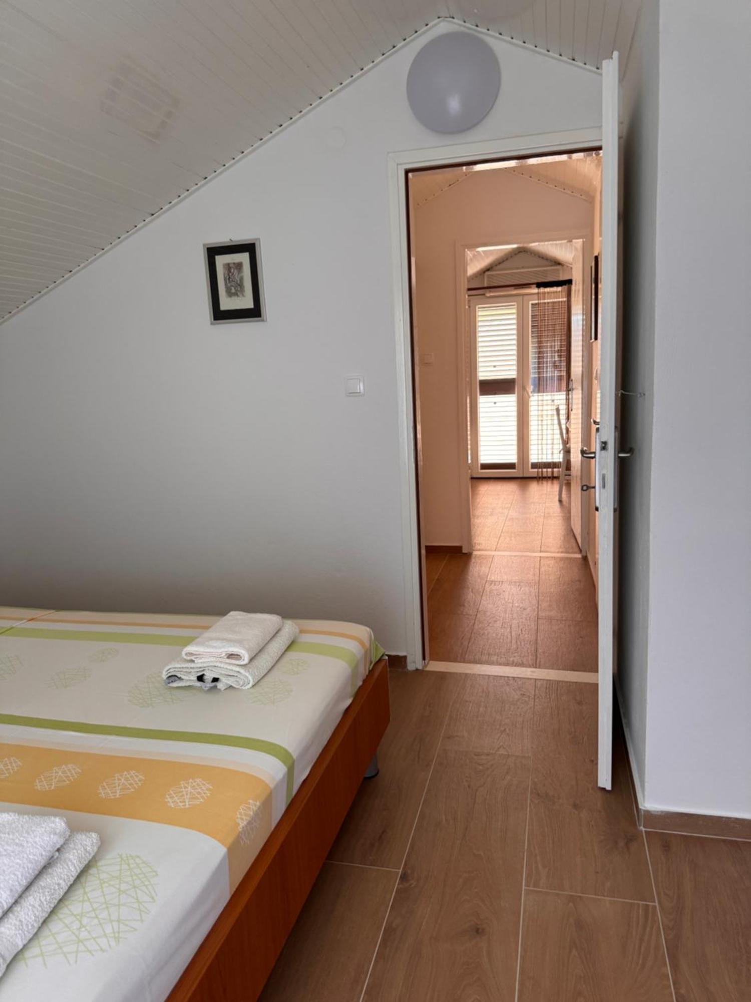 Apartmani Fides Lumbarda Habitación foto